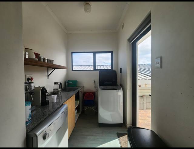 4 BEDROOM HOUSE FOR SALE IN AVONDALE